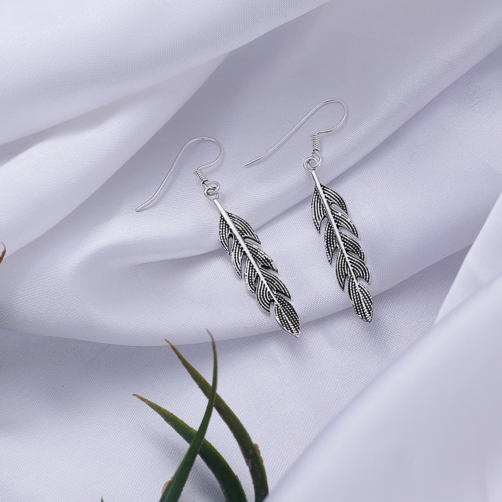 Pure Silver Earrings - Oxidized Leaf Model - Tweov Jewels