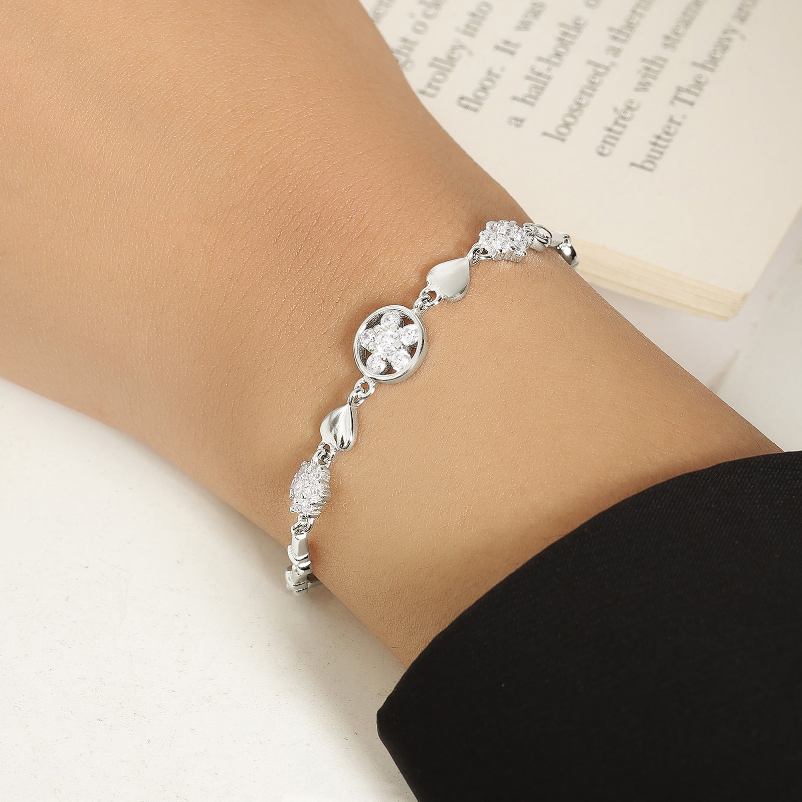 Silver Floral Shape Heart Chain Bracelet - Tweov Jewels