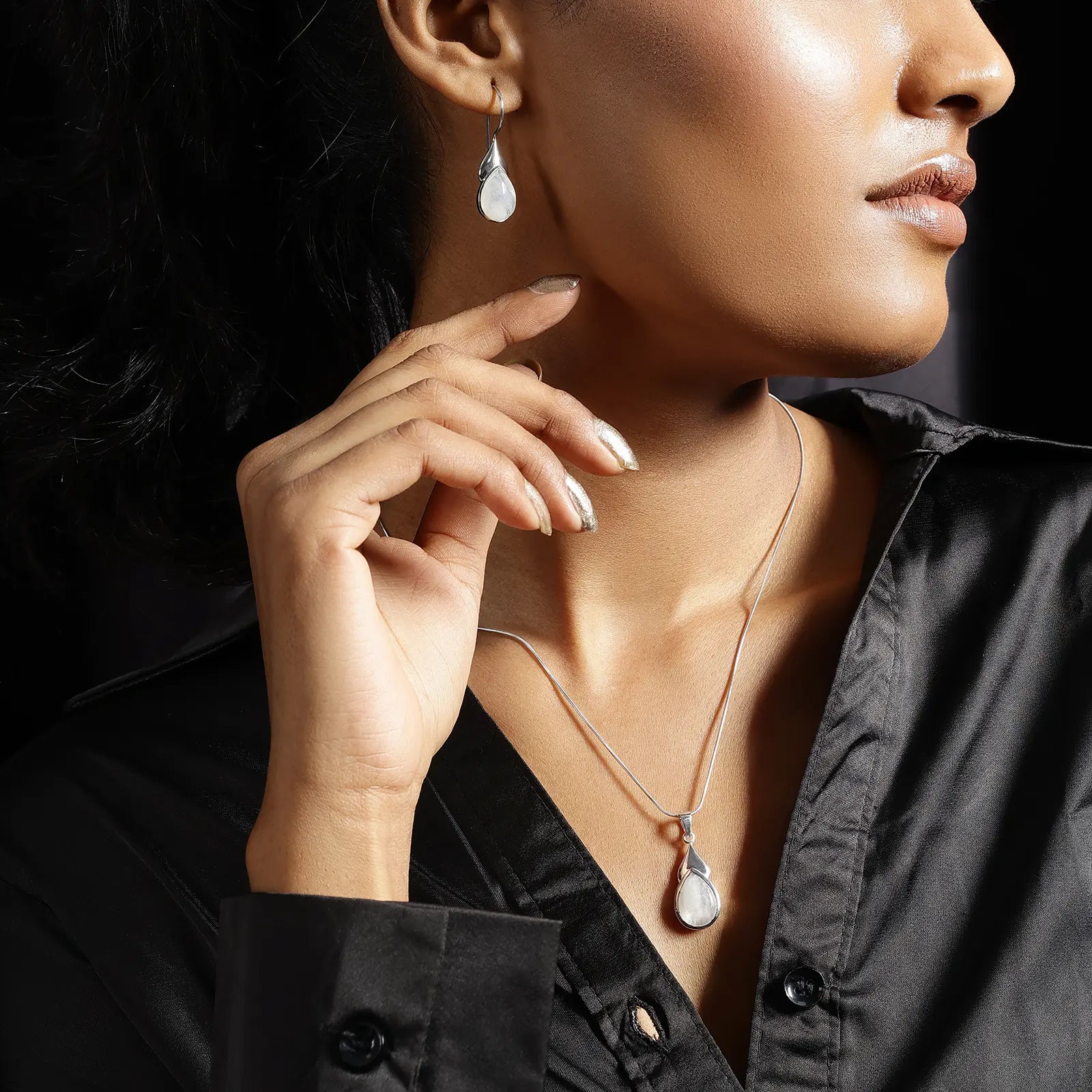 White Drop Leaf Silver Pendant & Earring Set