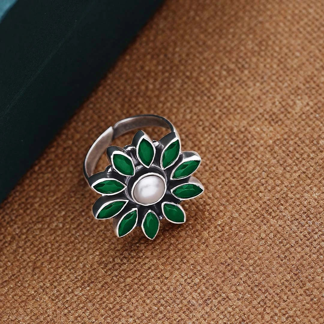 Cocktail Rings - Pure Silver Ring &#8211; Floral Emerald Green Design
