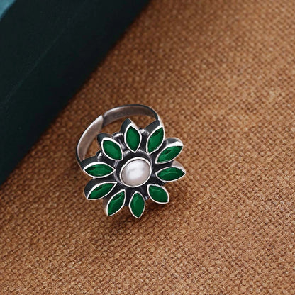 Cocktail Rings - Pure Silver Ring &#8211; Floral Emerald Green Design