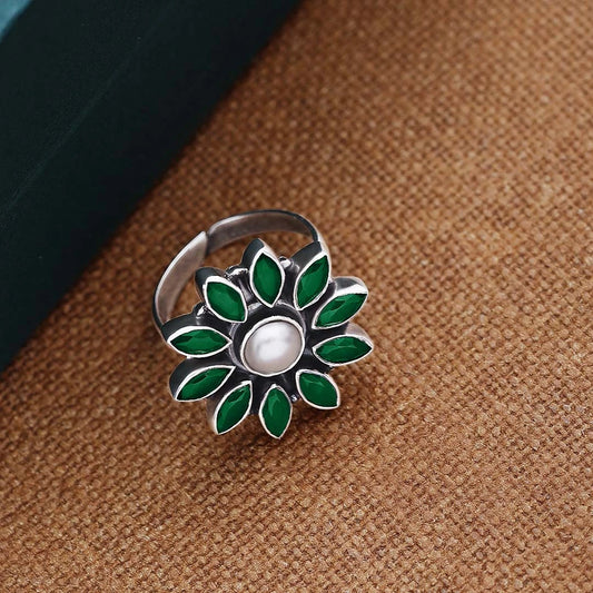 Cocktail Rings - Pure Silver Ring &#8211; Floral Emerald Green Design
