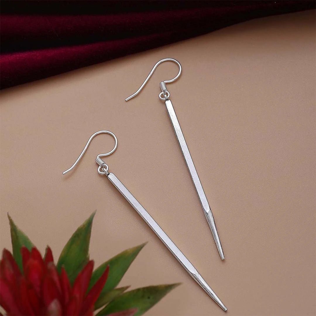 Contemporary Jewellery - Pure Silver Earrings &#8211; Dazzling Pencil-Shaped Design
