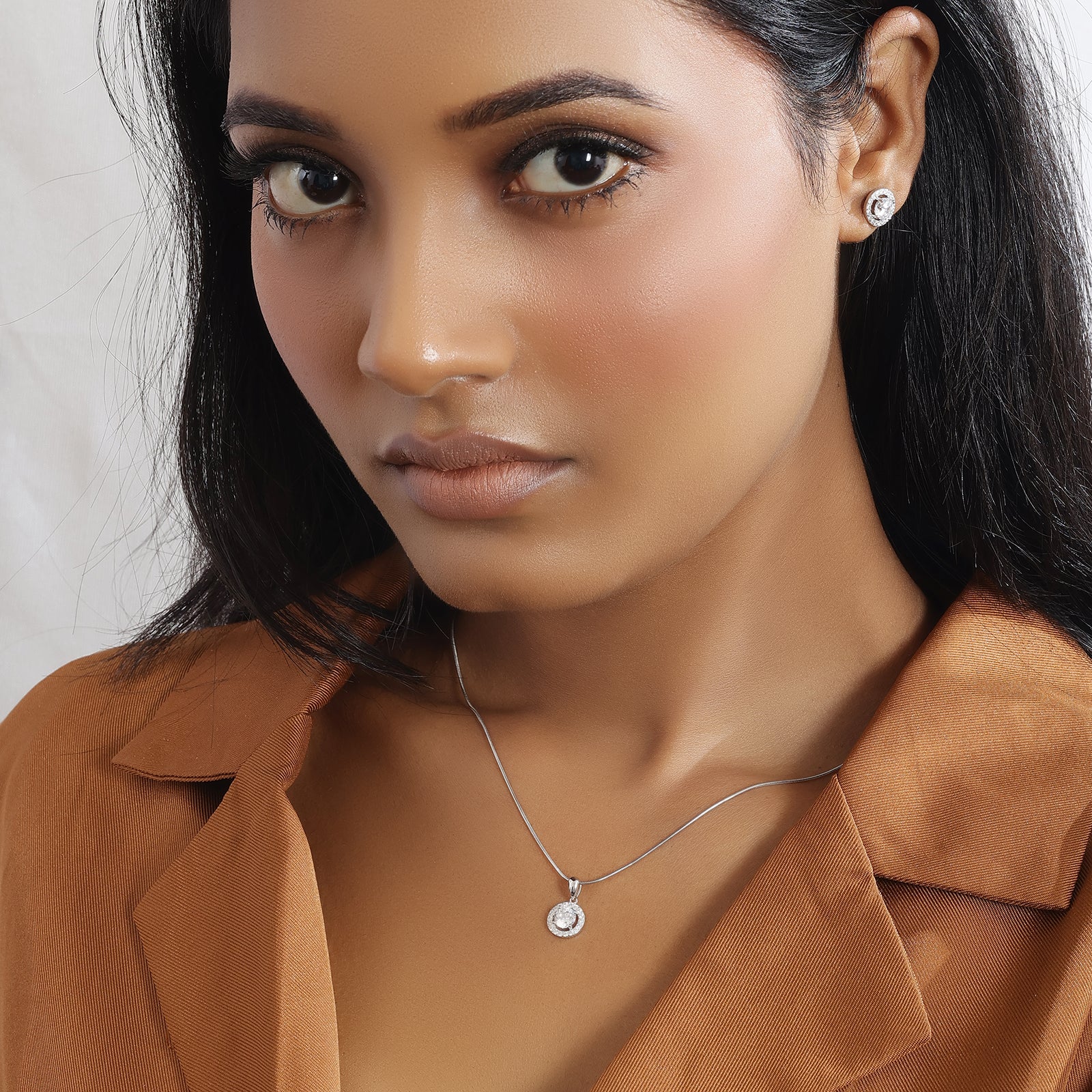 Round Shape Silver Pendant & Earrings Set - Tweov Jewels