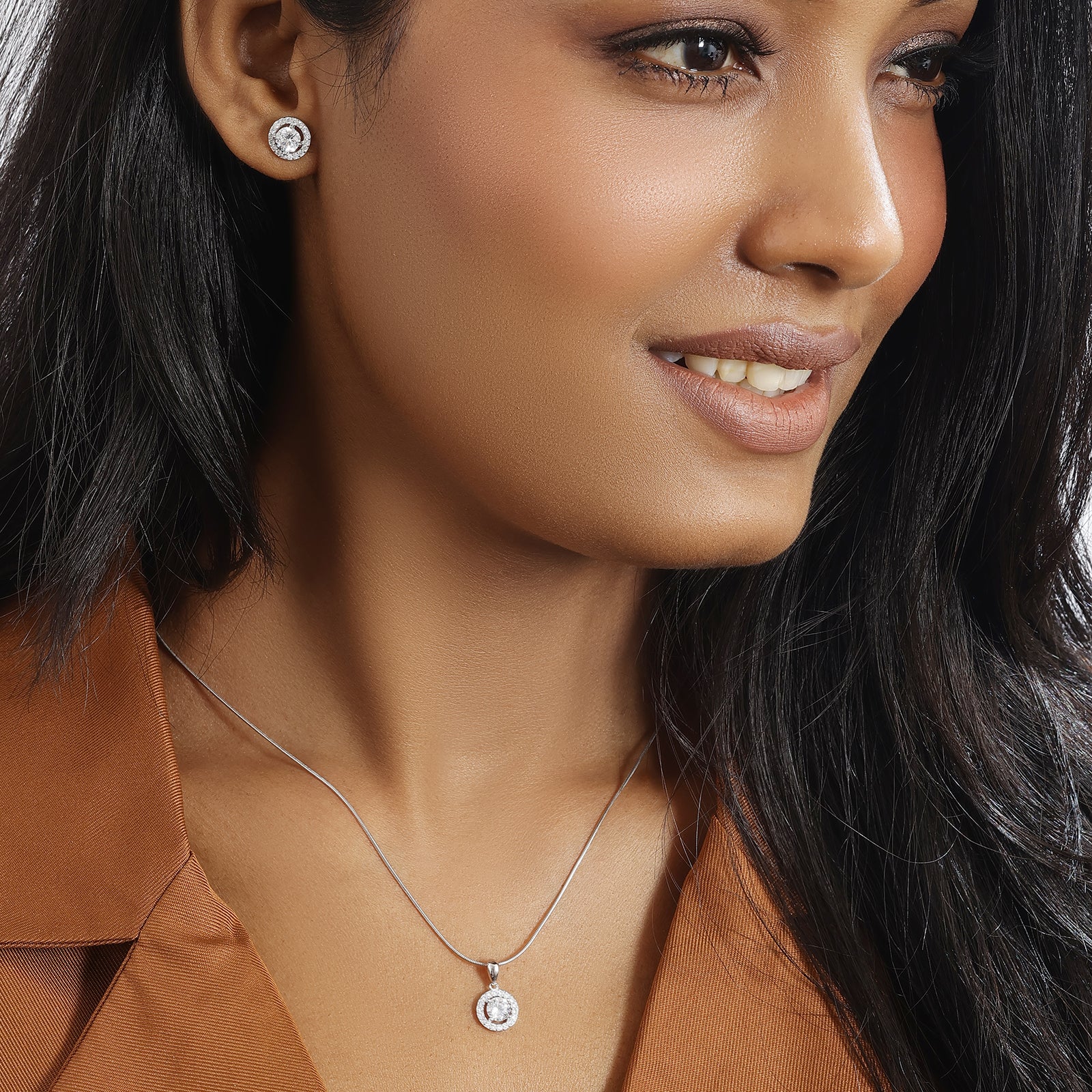 Round Shape Silver Pendant & Earrings Set - Tweov Jewels