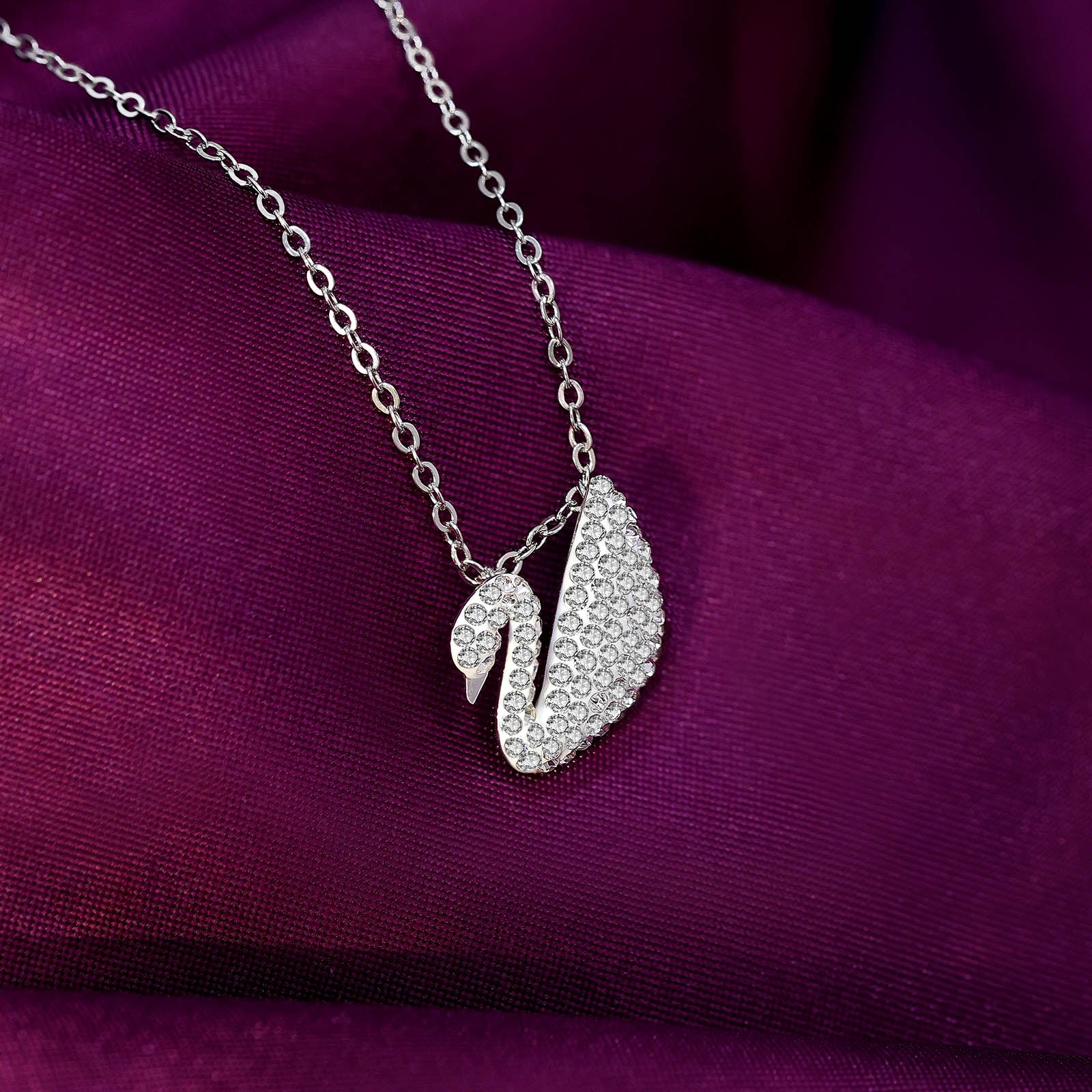 Uncategorized - Pure silver pendant chain &#8211; Shimmering Swan Design