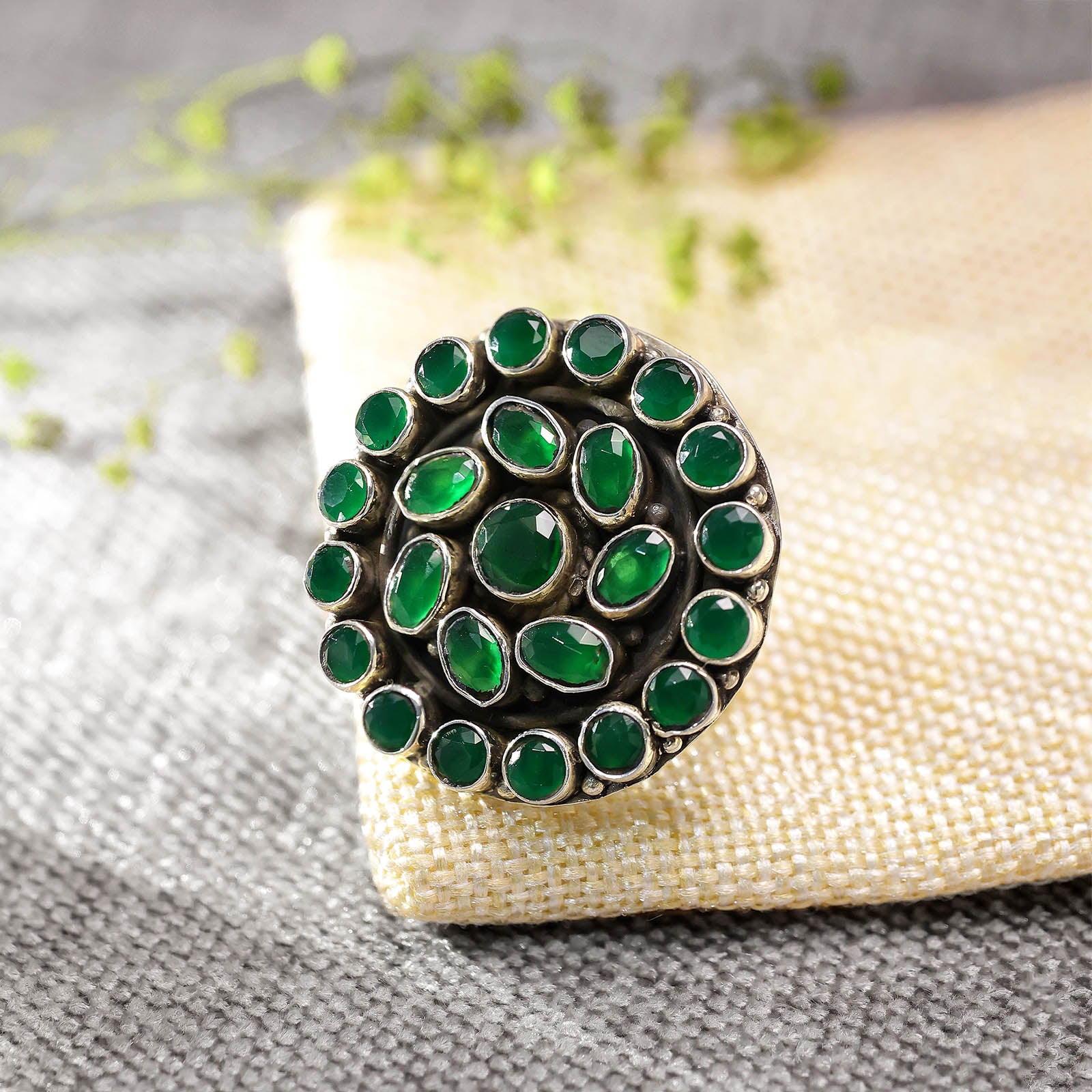 Uncategorized - Pure Silver Ring &#8211; Eternal Glow of Silver Emerald Ring