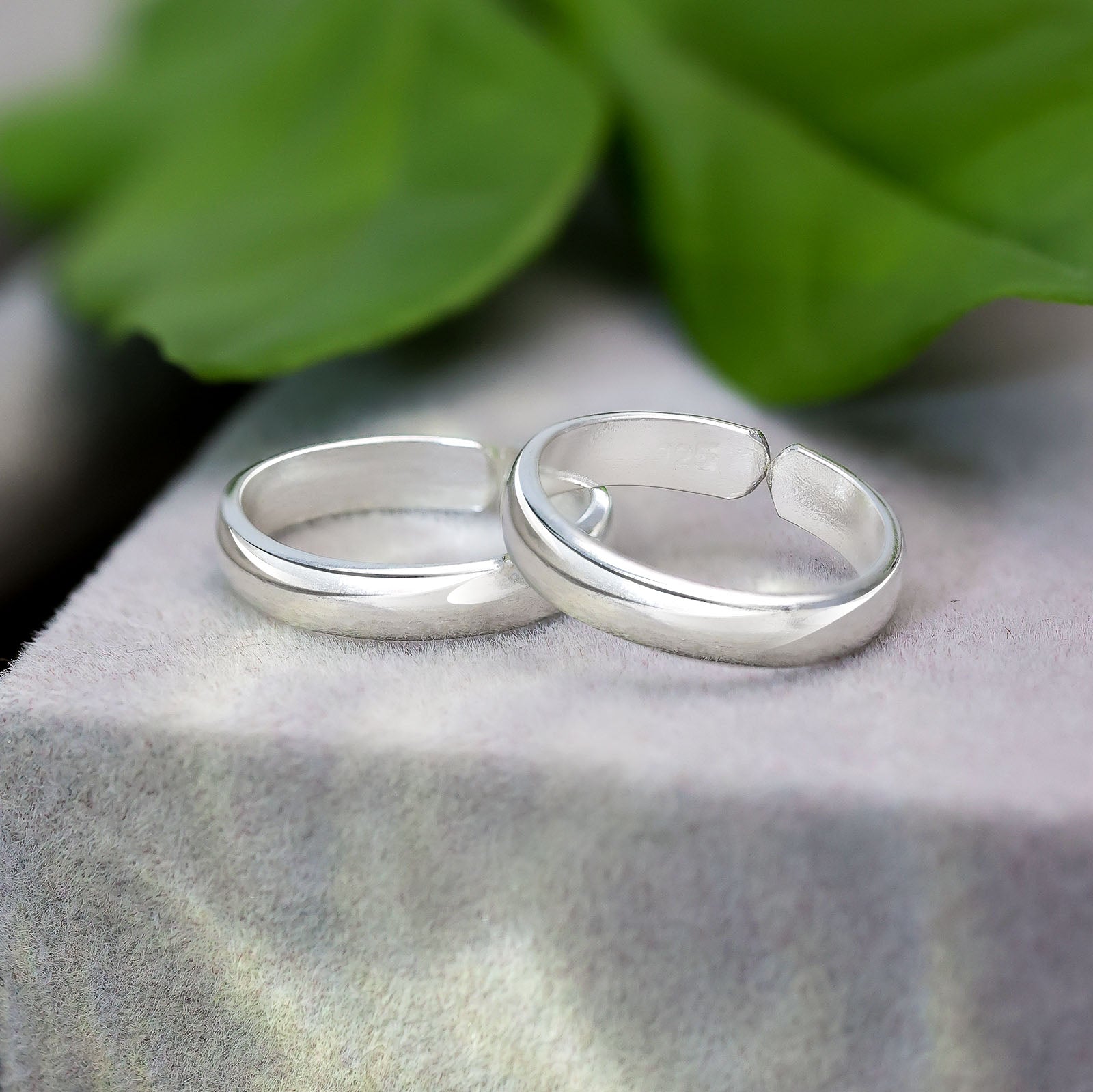 Uncategorized - Pure Silver Toe Ring &#8211; Elegance Unbound In Sleek Design