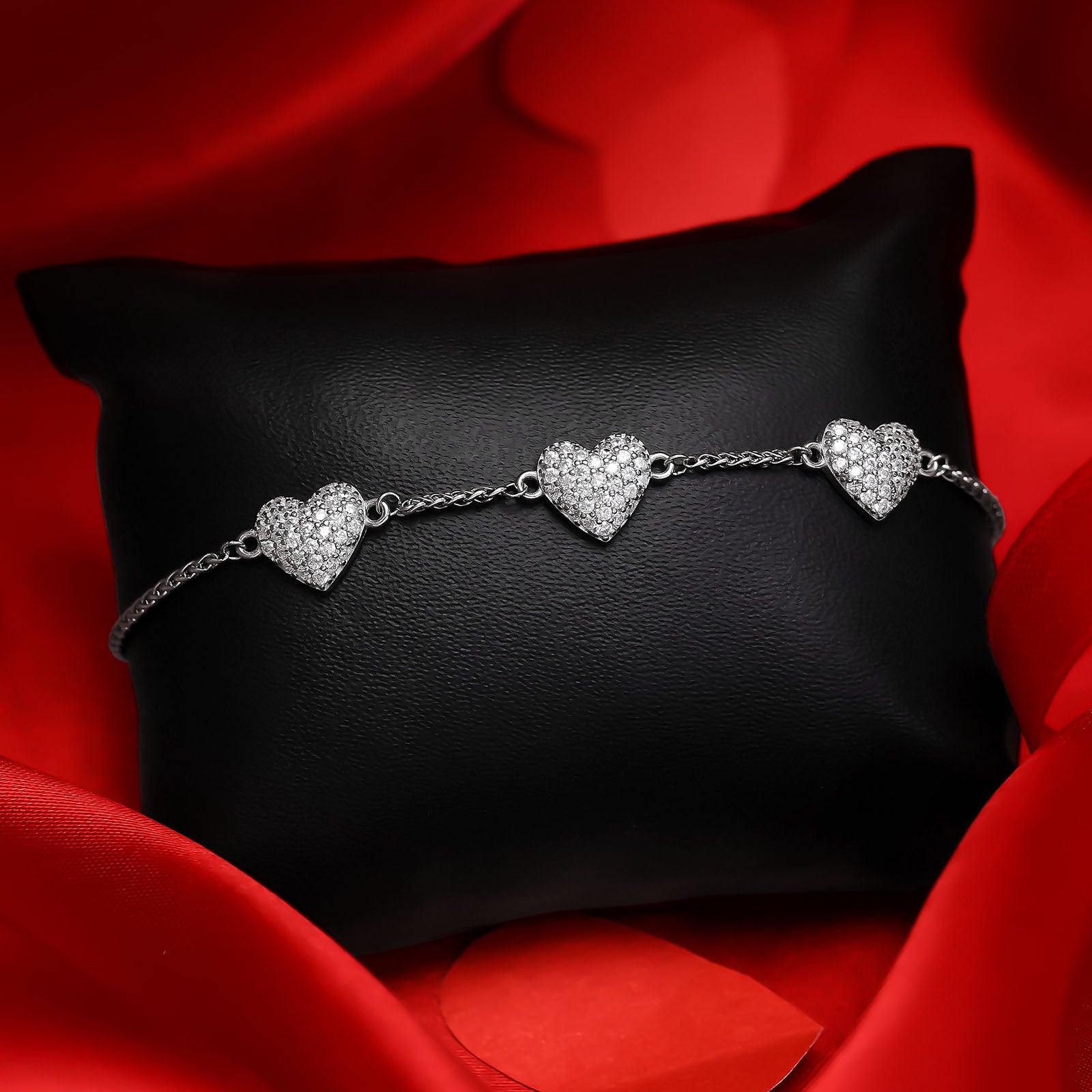 Silver Bracelet Heart Charm – Symbol of Love